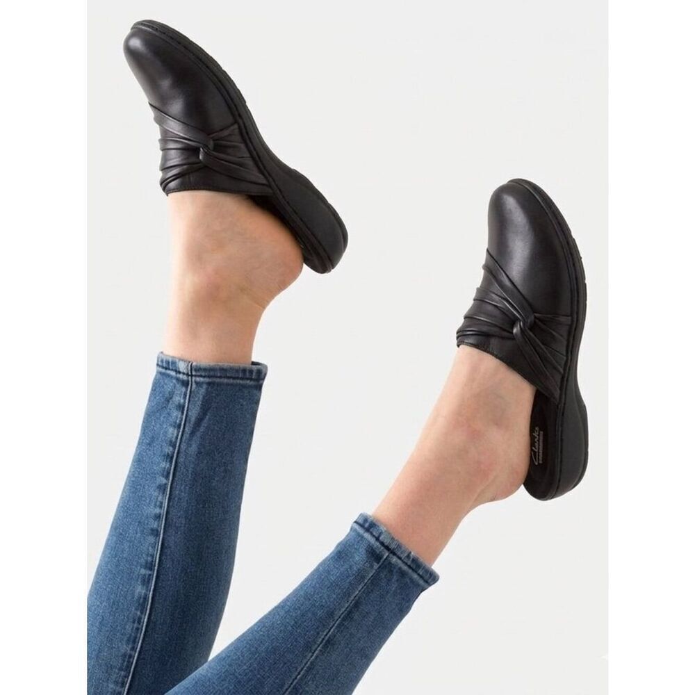 Clarks Collection Black Leather Mules Comfort Slip-Ons Size 9.5M Essentials